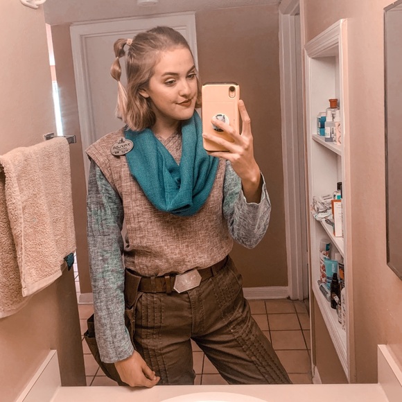 Hi! I’m Taylor🤍 - Picture 3 of 6